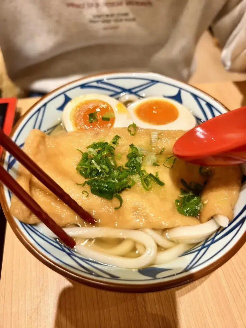 | 丸龜製麵豆皮烏龍麵加滷蛋實拍